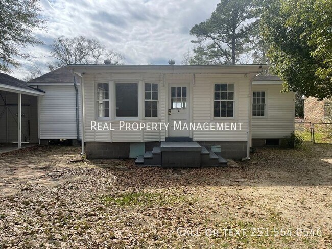 Building Photo - 2456 McLaughlin Dr