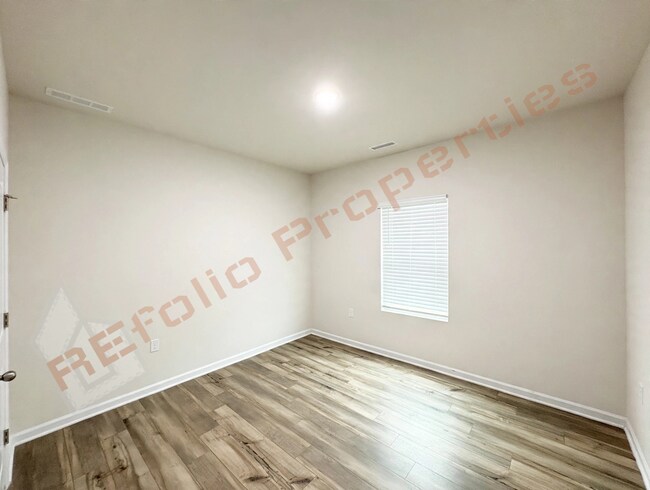 Building Photo - 127 Tourmaline Hl Dr