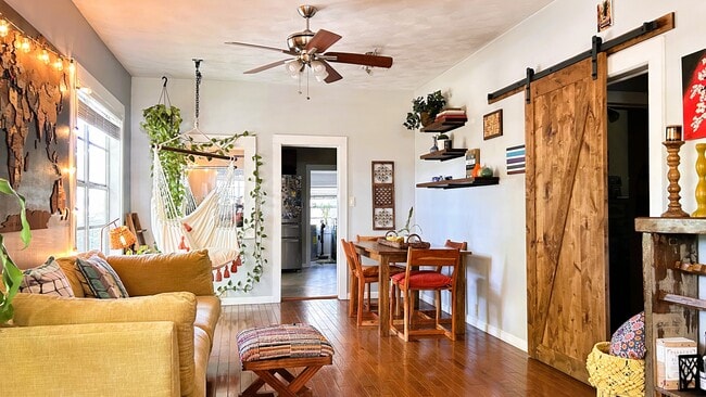 Living room - 117 W Flora St