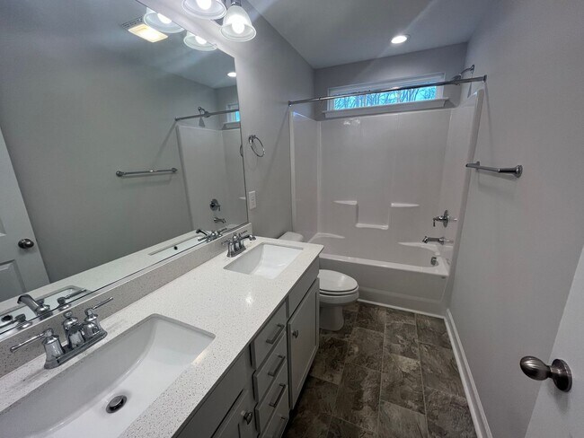 Building Photo - Breathtaking 4 Bedroom, 2 1/2 Bathroom House in Winston Salem, NC!