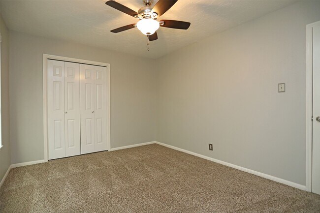 Building Photo - 12870 Westella Dr