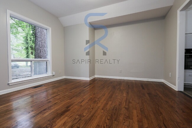 Building Photo - 3000 Collier Dr NW