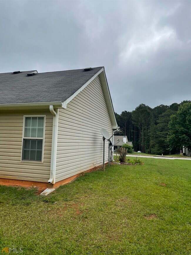 Building Photo - 100 Oak Hill Dr
