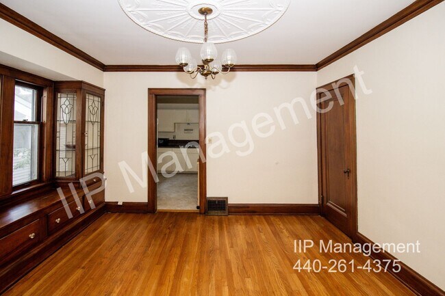Building Photo - 2671 E 130th St