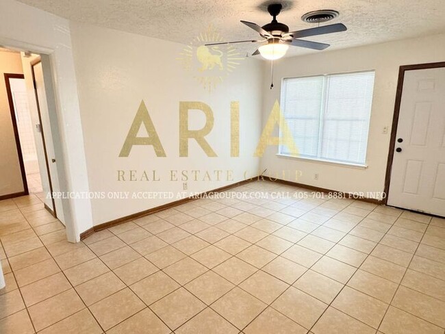 Building Photo - 4 Bed/1.5 Bath Single Family Home Availabl...