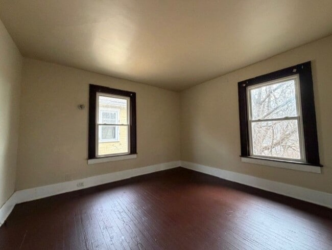 Building Photo - 457/459 E Madison Ave