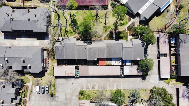 Building Photo - 12823 Briarwest Cir