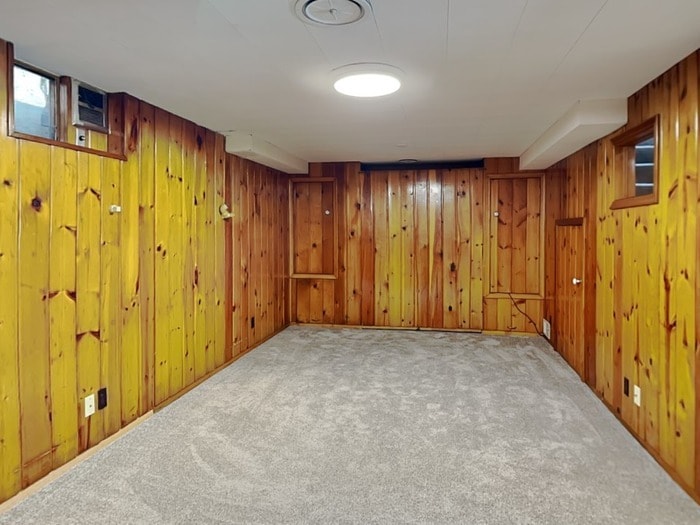 Building Photo - 2092 Bush Ave E