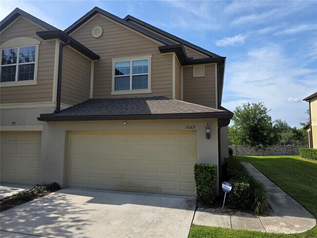 Building Photo - 1069 Pavia Dr