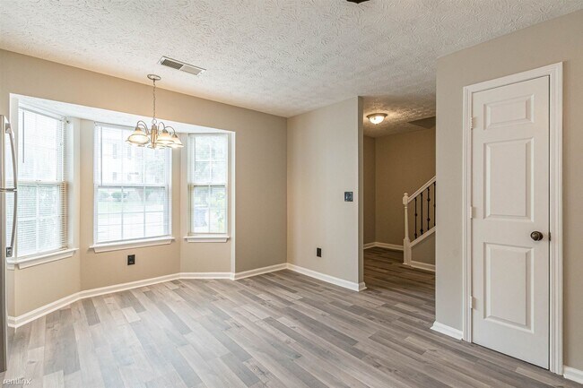 Building Photo - 3 br, 2.5 bath Townhome - 5895 Hampton Court