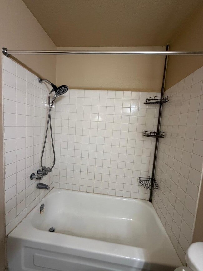 Building Photo - 1438 N Shill Dr