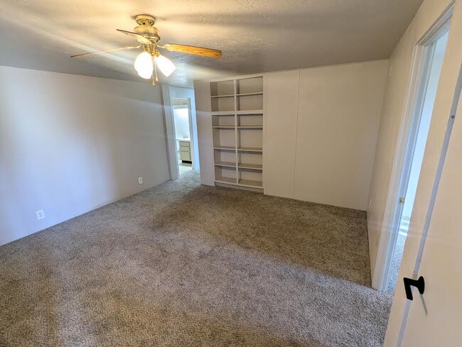 Living Room - 2559 Kain Quarry Dr