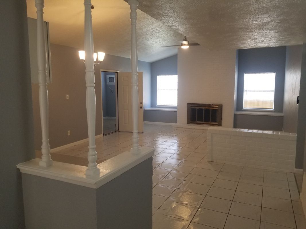 Building Photo - 8806 Trailridge Forest Dr