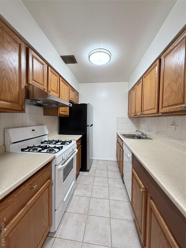 Building Photo - 79-29 153rd St