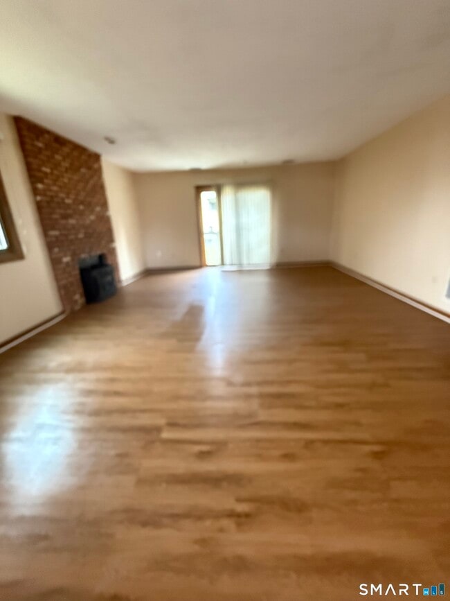 Building Photo - 1302 Summer Hill Dr