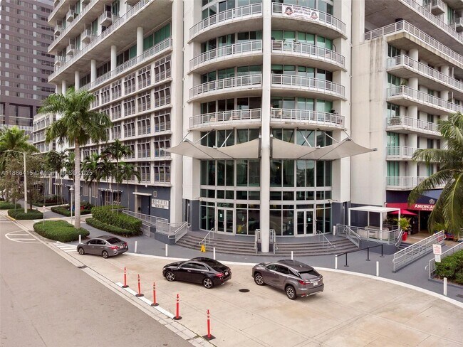 Primary Photo - 690 SW 1st Ct