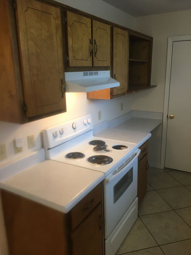 Building Photo - 3-Bedroom 2-Bath $1,750 Month Near Duke AF...