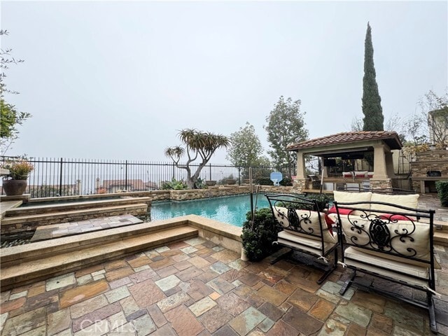 Building Photo - 19 Momento