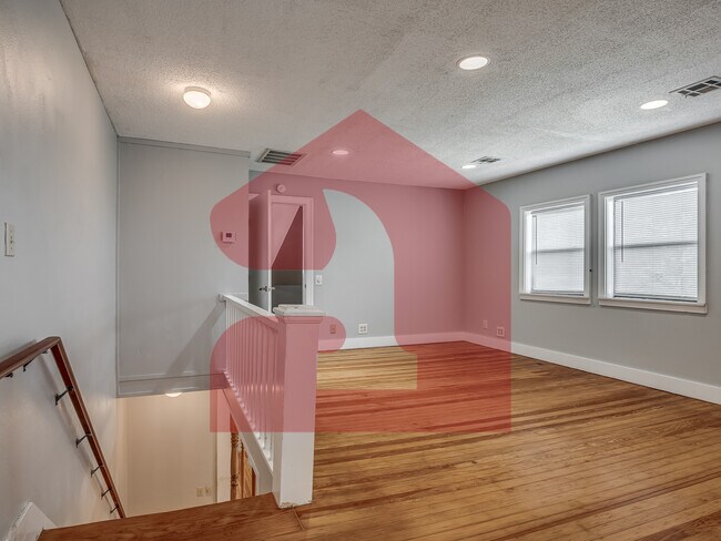 Building Photo - 1501 Gladstone Terrace