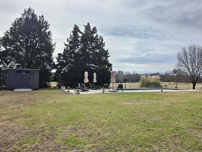 Building Photo - 1155 Raccoon Rd