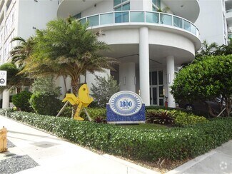 Building Photo - 1800 N Bayshore Dr