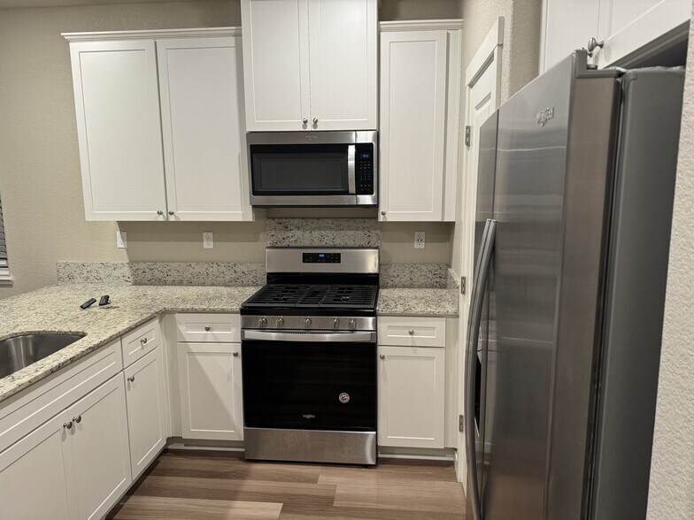 Building Photo - 4097 Southampton St