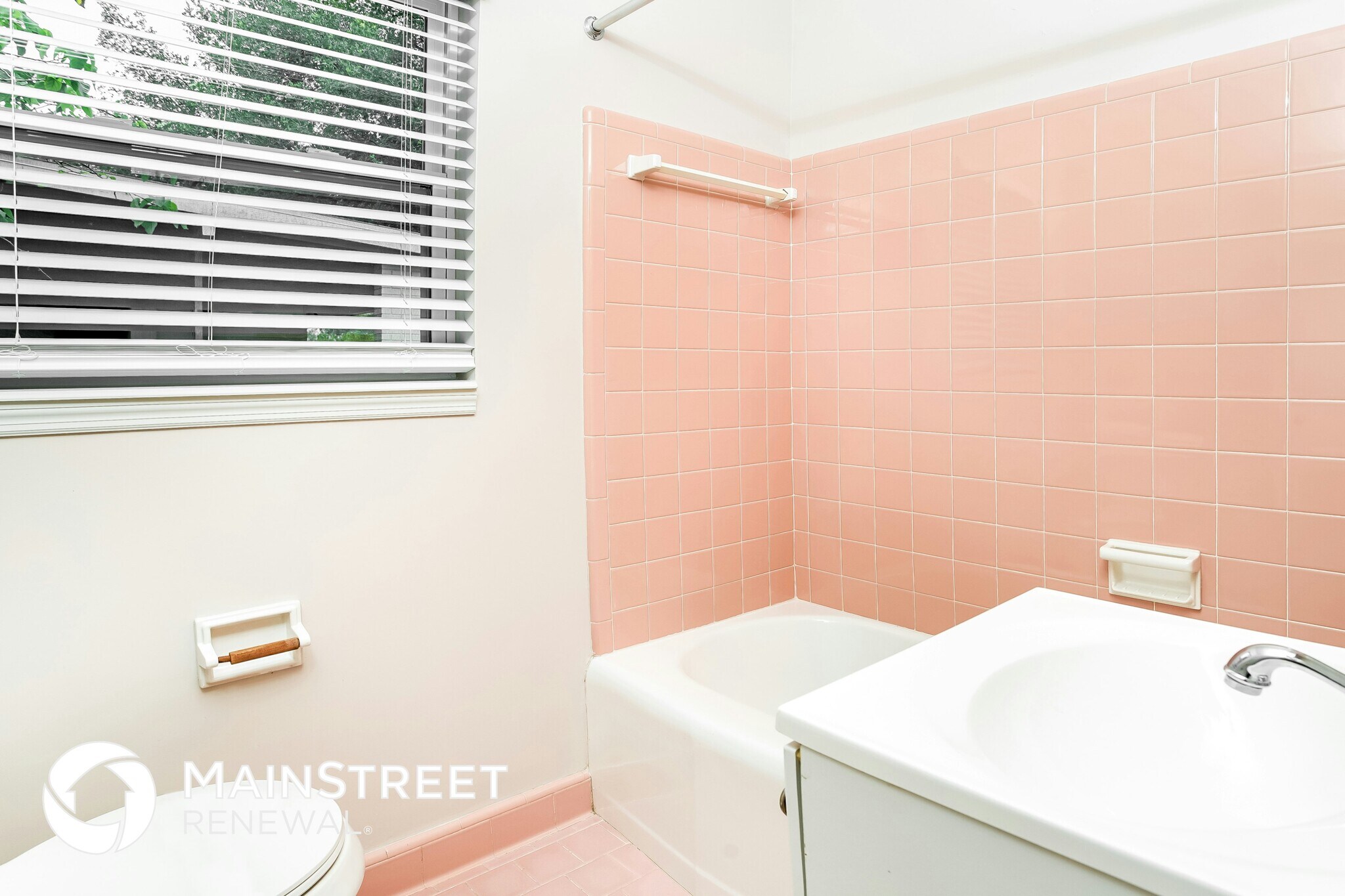 Building Photo - 5913 Wolf Rd