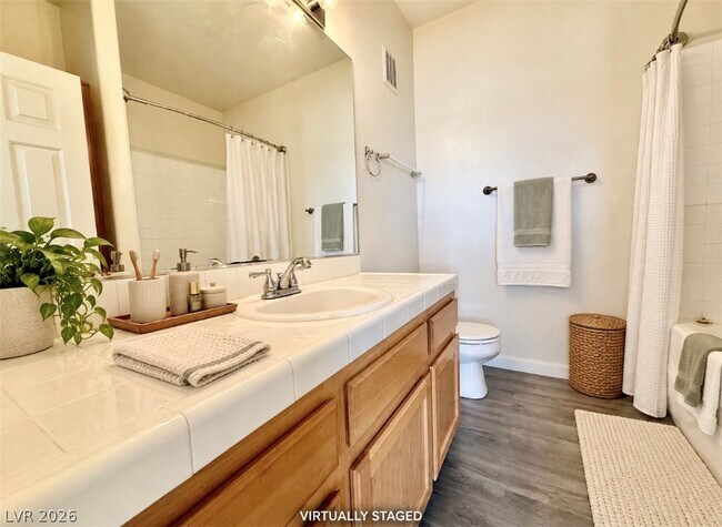 Building Photo - 2121 Echo Bay
