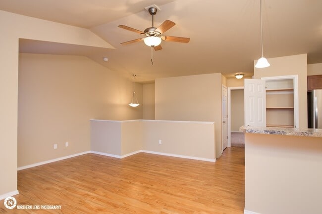 Building Photo - 3 Bedroom East Anchorage Townhouse!