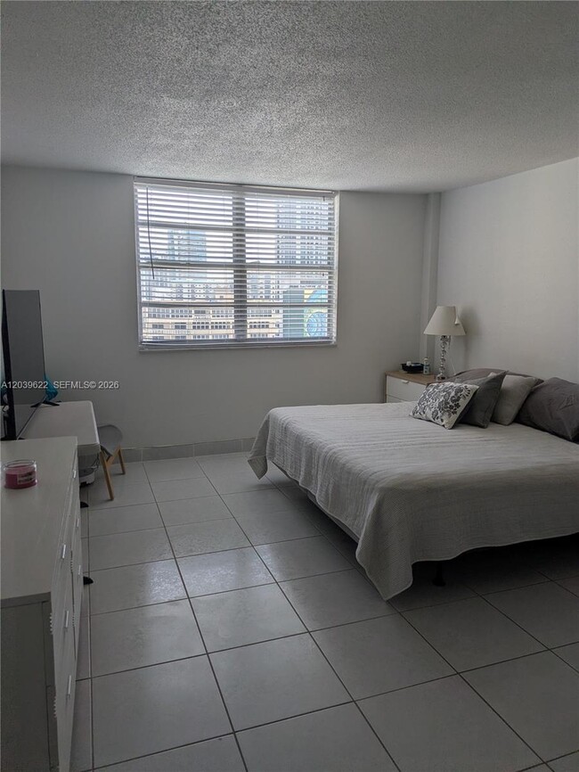 Building Photo - 1849 S Ocean Dr