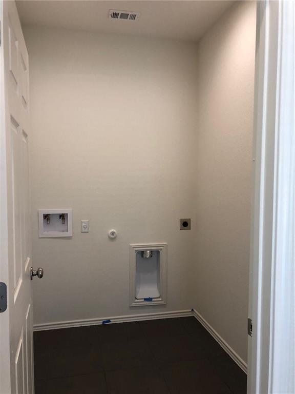 Building Photo - 533 Sweetwood Ln