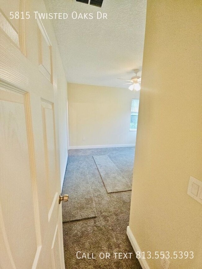 Building Photo - 5815 Twisted Oaks Dr