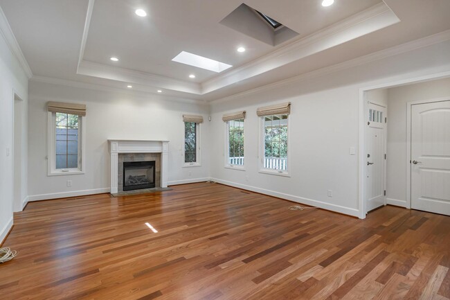 Building Photo - 130 Heather Ln