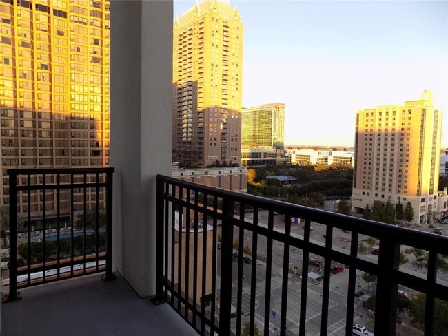 Building Photo - 1211 Caroline St