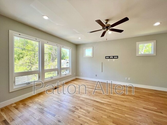 Building Photo - 308 London Rd