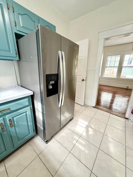 Building Photo - 2312 Hawthorne Ave