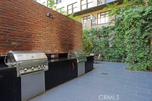 Building Photo - 460 S Spring St