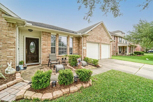 Building Photo - 387 Henderson Ln