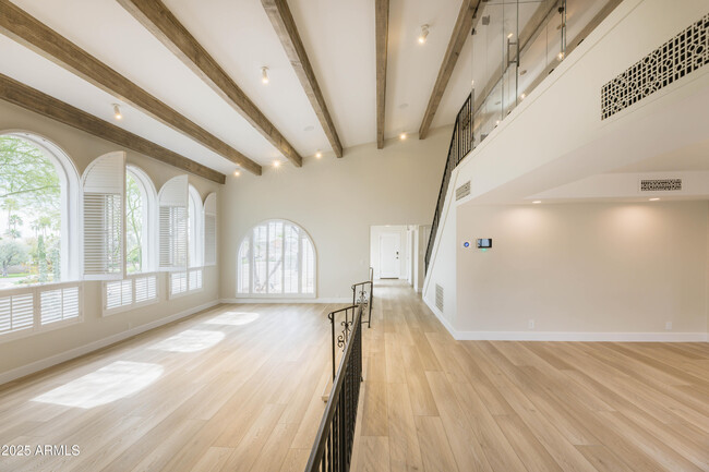 Building Photo - 6040 N 22nd Pl