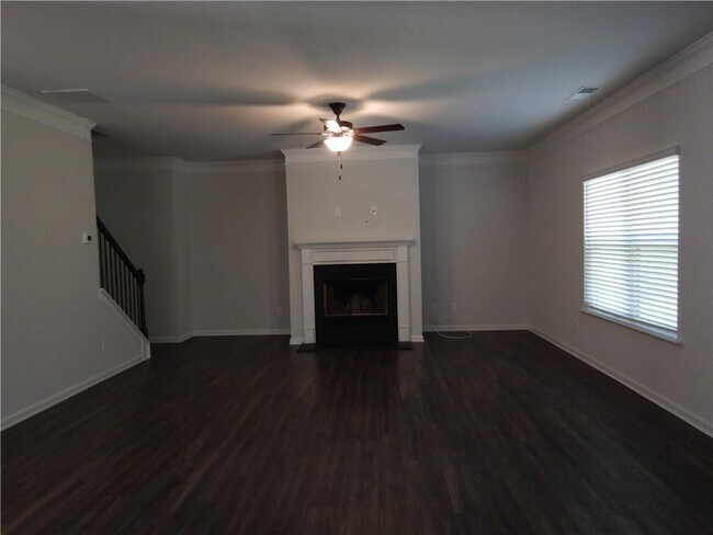 Building Photo - 720 Country Ridge Dr