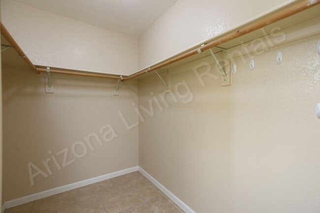Building Photo - THREE CAR POOL HOME