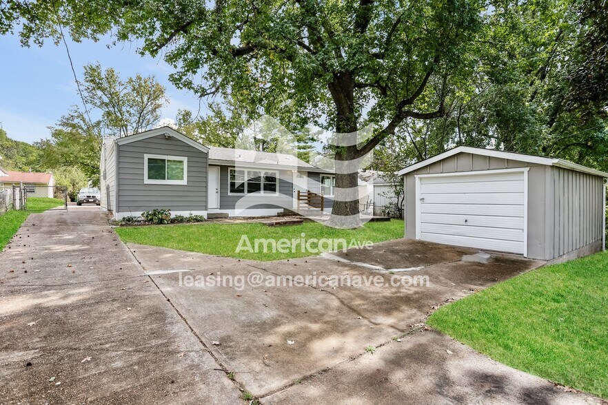 Building Photo - 9765 Dennis Dr