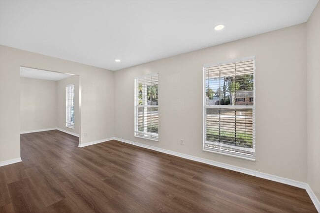 Building Photo - Home For Rent In Orange Park