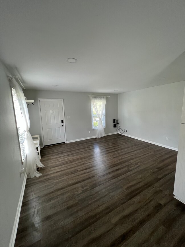 Open Concept Living - 4804 Hoyle Dr