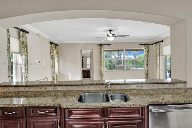 Building Photo - 7607 NW 127th Manor
