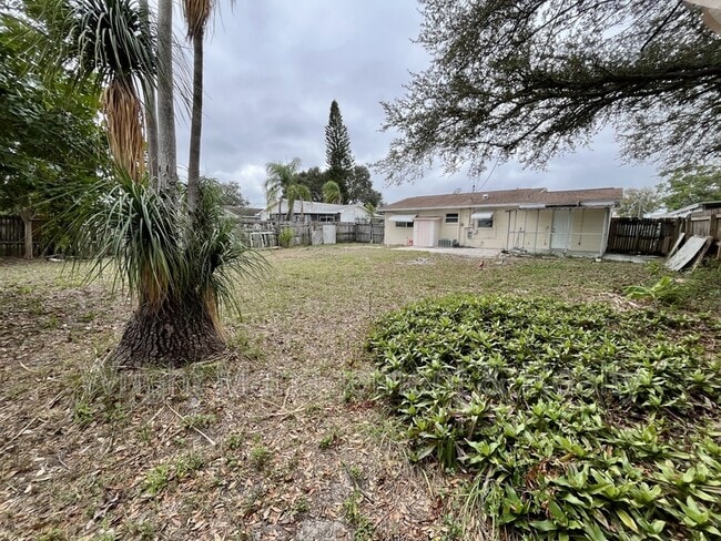 Building Photo - 10731 108th St N