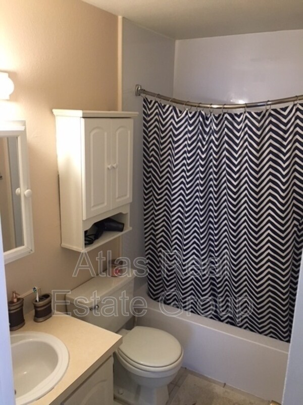 Building Photo - 459 Wright St