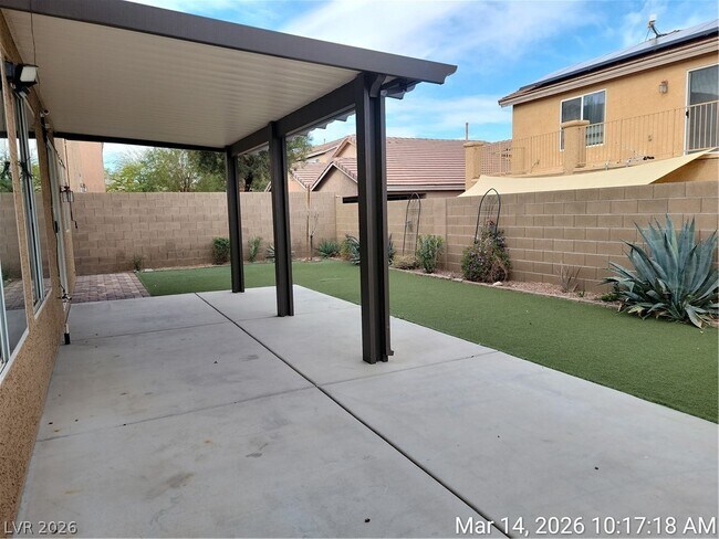 Building Photo - 998 Lone Pine River Ave