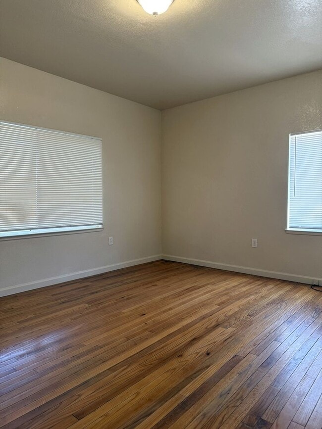 Building Photo - Cozy 3 bedroom/1 bath for rent