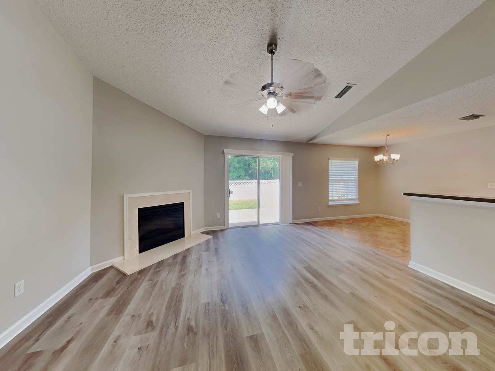 Building Photo - 6669 Southern Oaks Dr